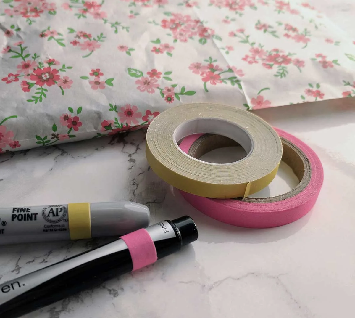 Packing the right supplies in your traveling artist kit makes all the differences