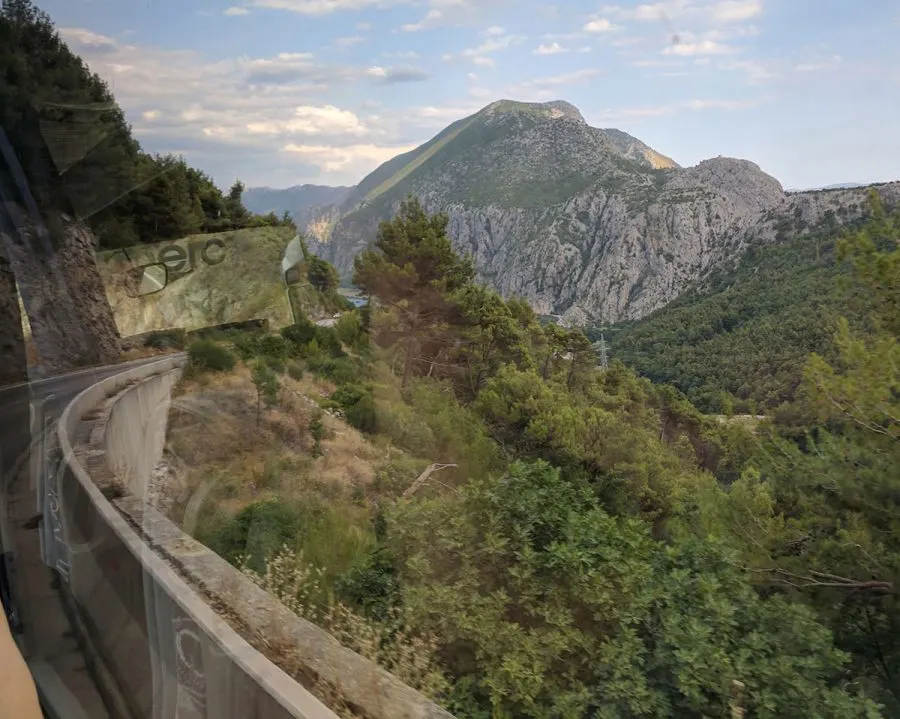 Hh bus solo bus. Split to mostar. Bosnia 73