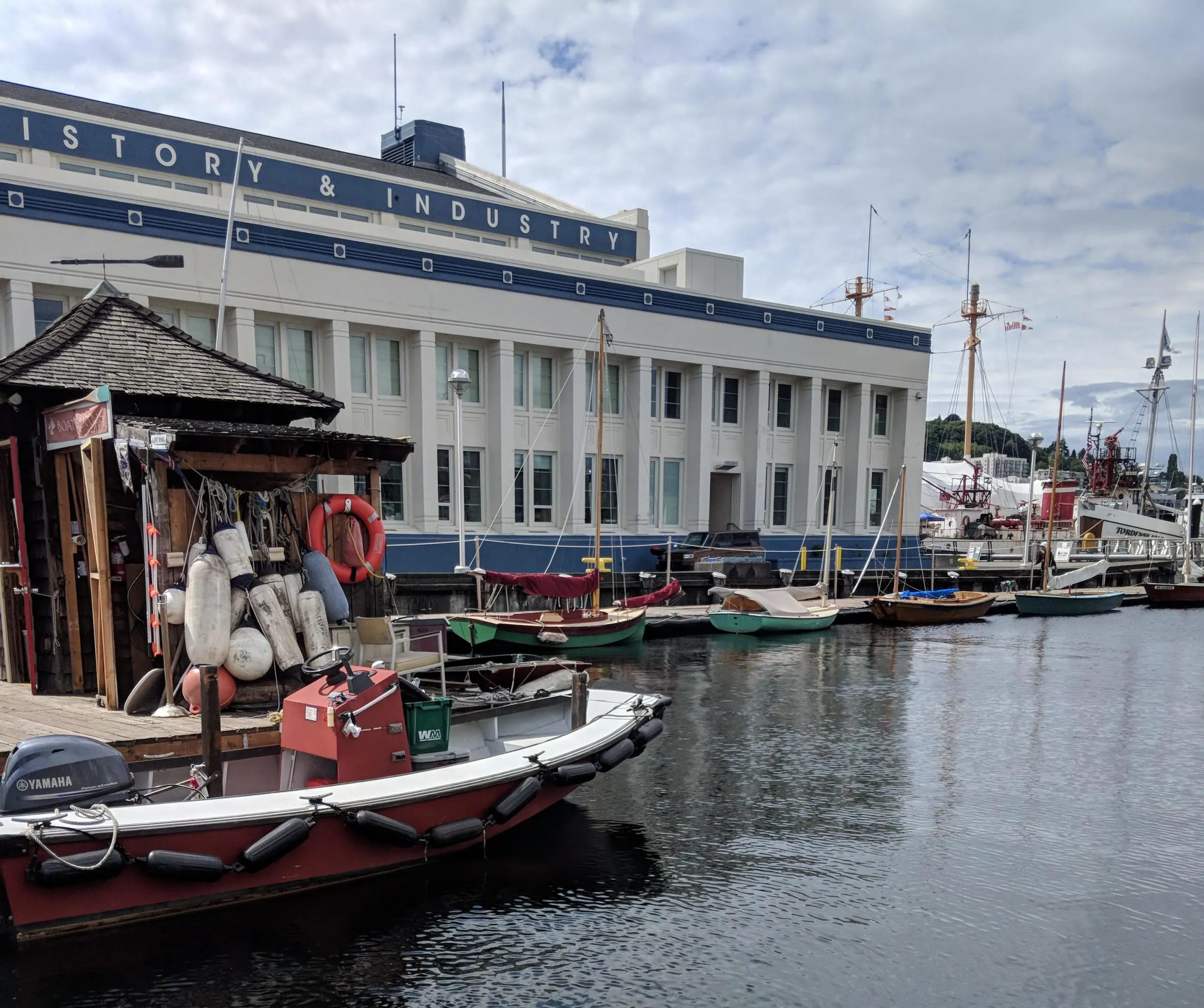South lake union's center for wooden boats
