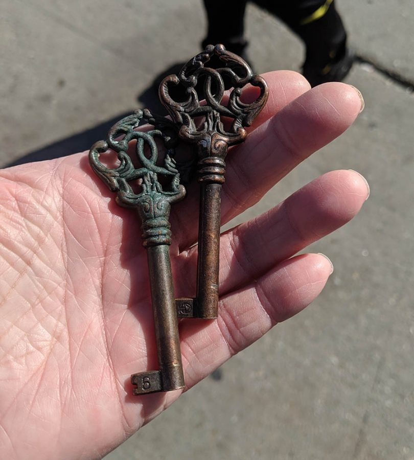 Transylvanian skeleton keys purchase secondhand in romania, a steal at $. 50 usd a piece and perfect for gifts and making into necklaces on my return home