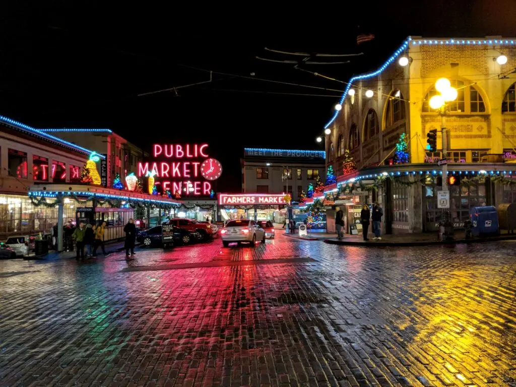 Image of pike place market in seattle, wa, at night time.