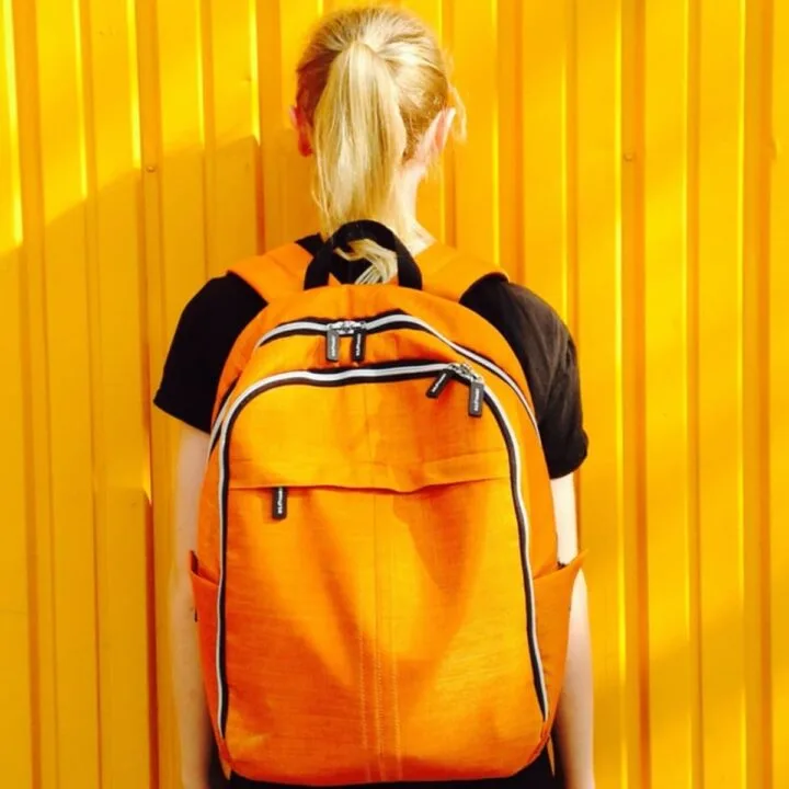 how to choose a daypack backpack for easy city exploring and hiking while traveling