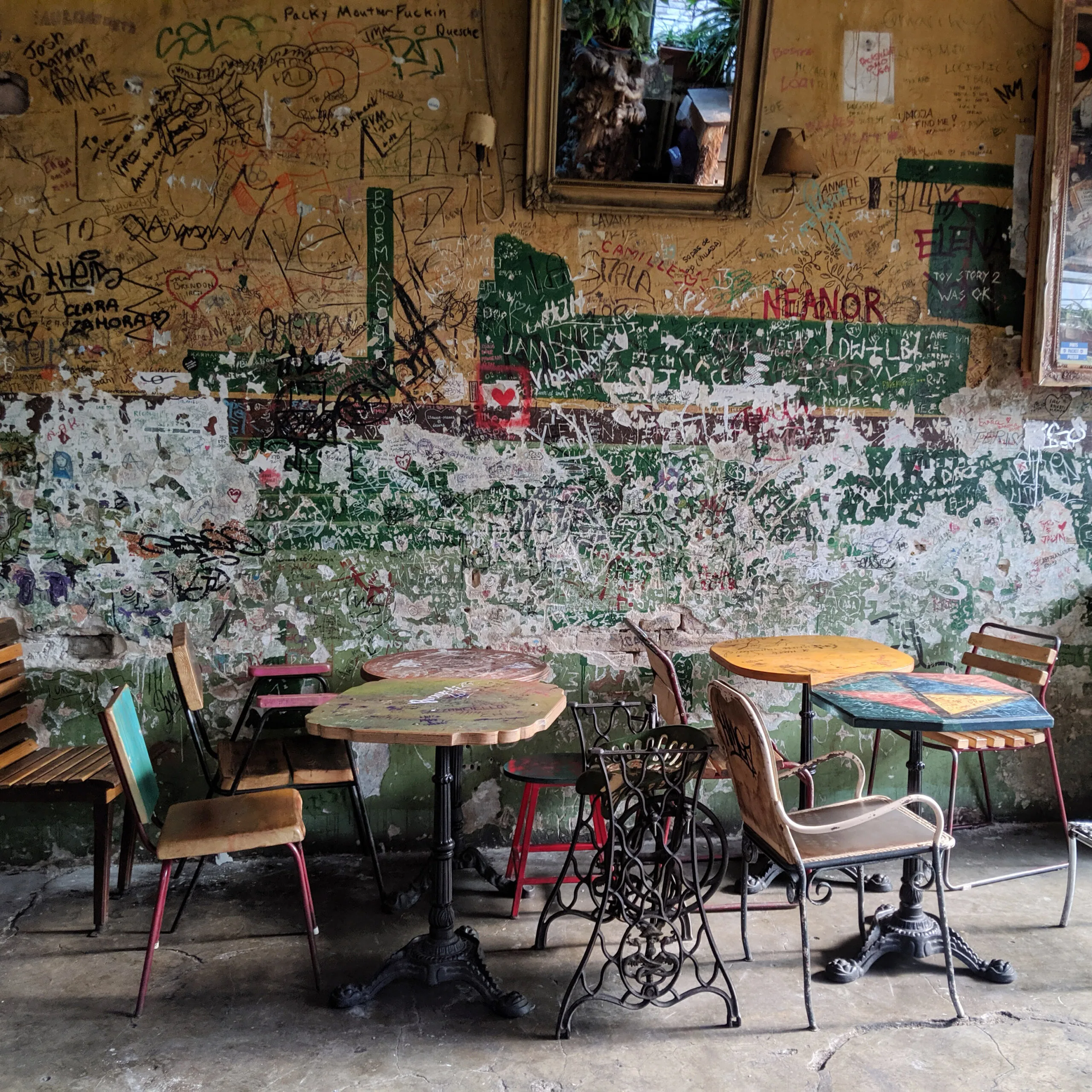 An empty restaurant in budapest.