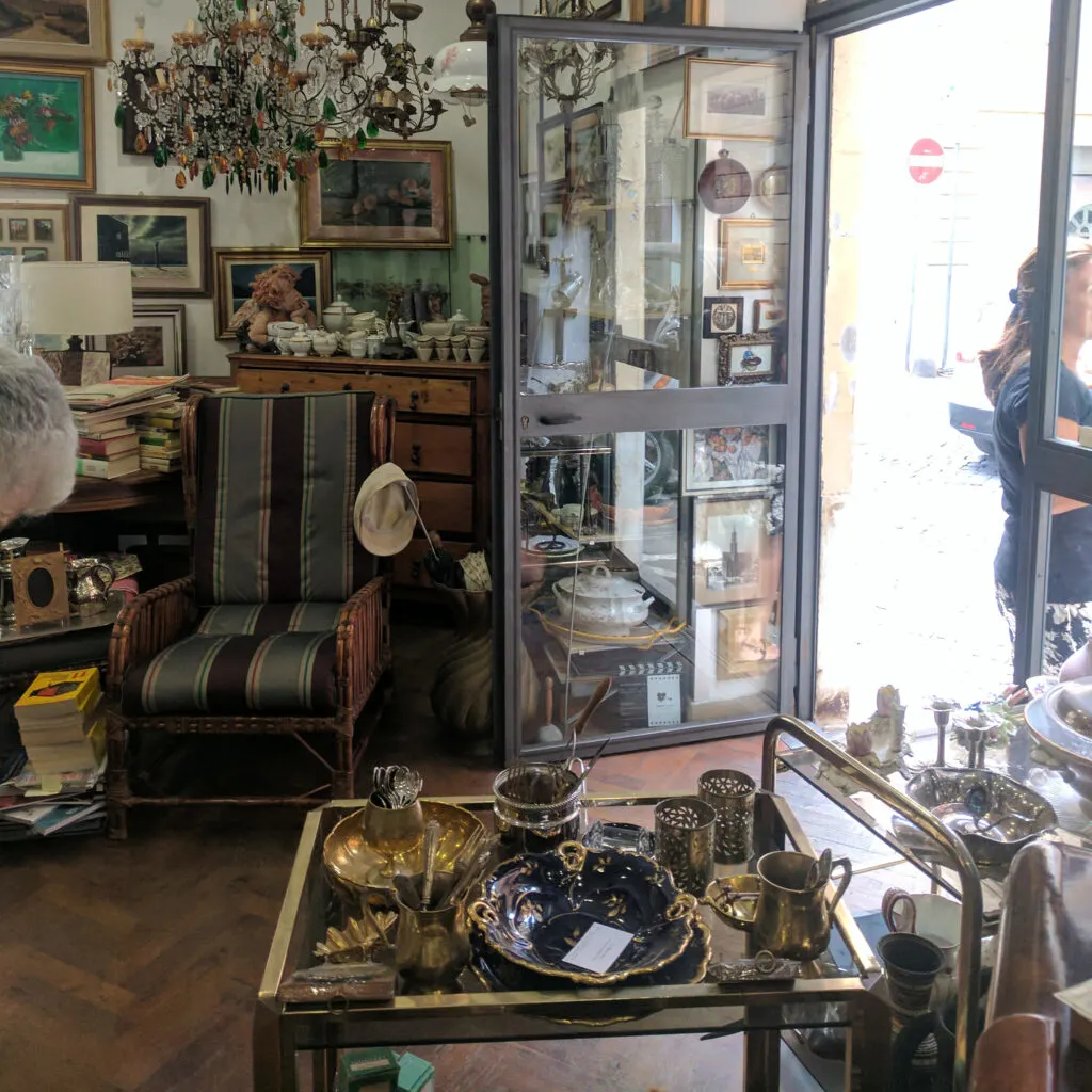 An antique shop near the vatican.