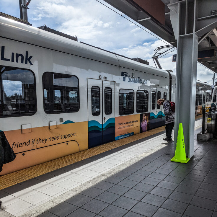 can you take the light rail from seatac to bellevue